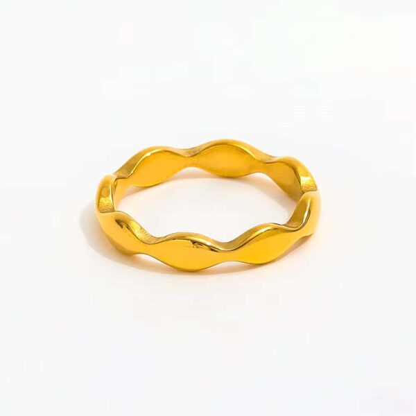 Della Ring