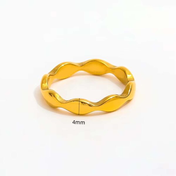 Della Ring