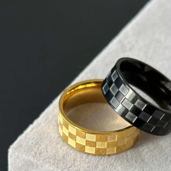 Checkered Ring
